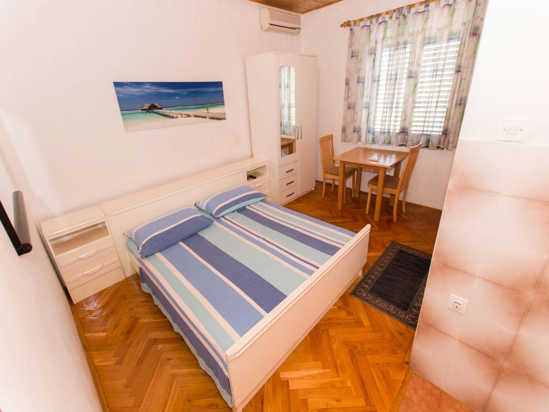 Apartment Srzi *